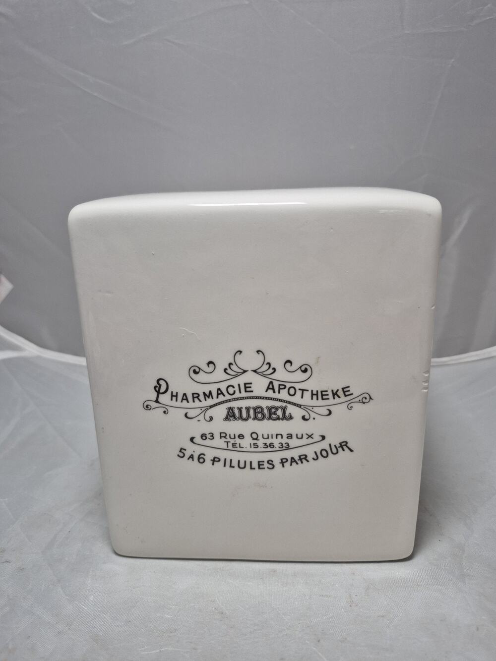 💥 Rare Pottery Barn Tissue Box Pharmacie French Script